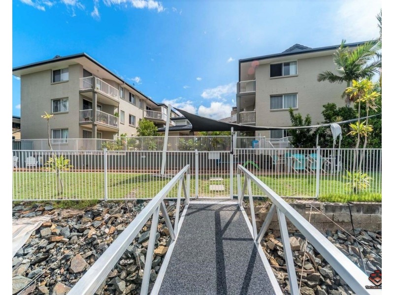 8/75 bayview street, Runaway Bay QLD 4216