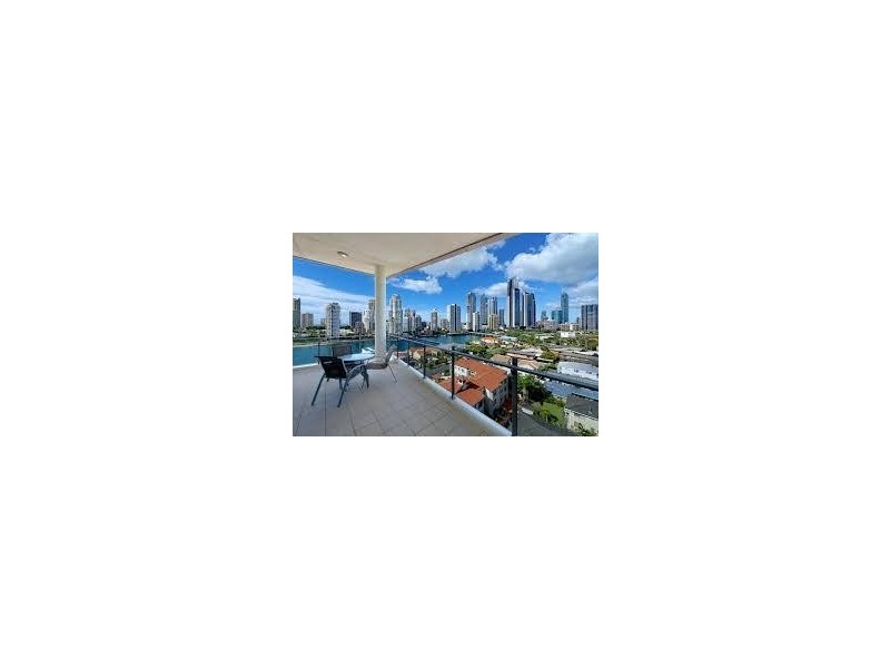 53 Darrambal, Chevron Island QLD 4217