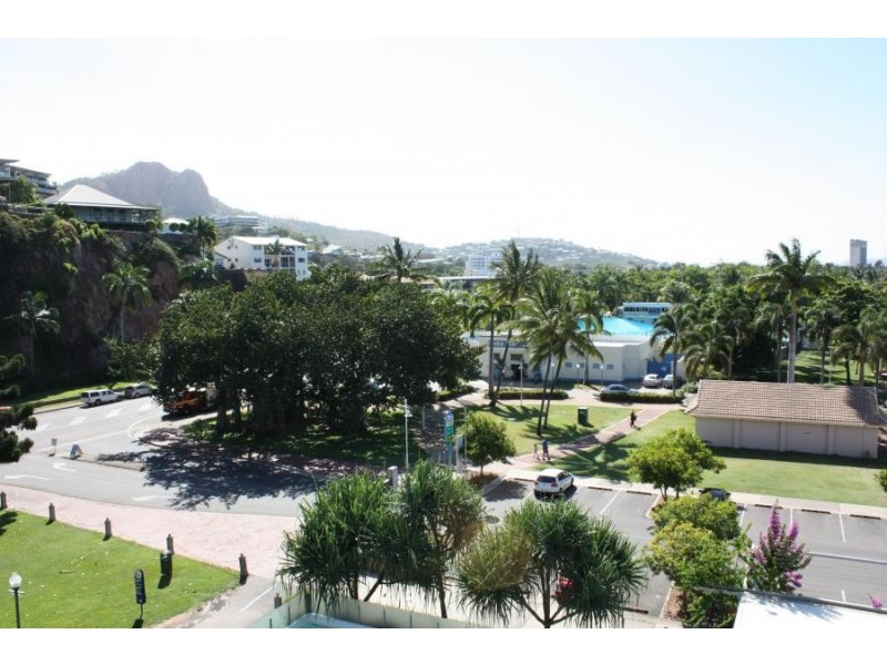 1505/6 Mariners Drive, Townsville City QLD 4810