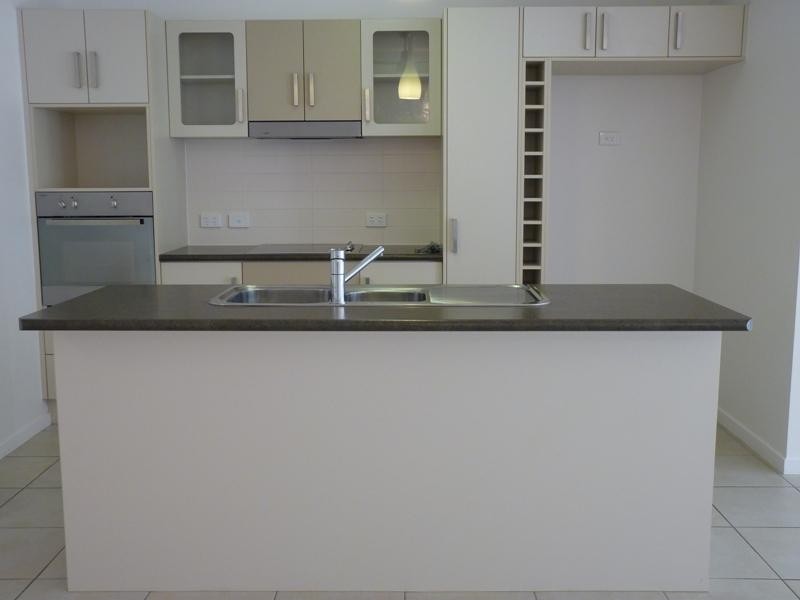 1 / 6-24 Henry Street, West End QLD 4810