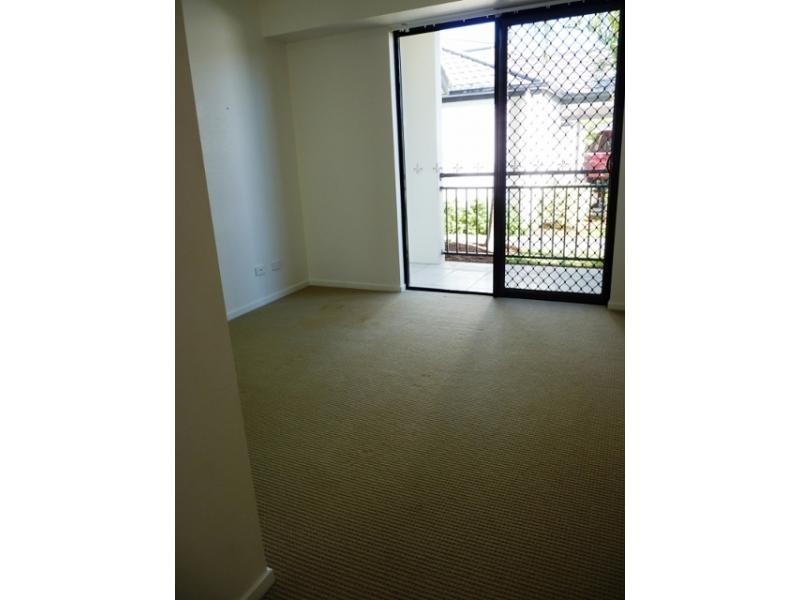1 / 6-24 Henry Street, West End QLD 4810