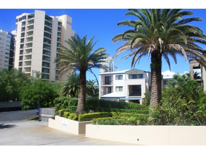 38 Labrador Street, Labrador QLD 4215