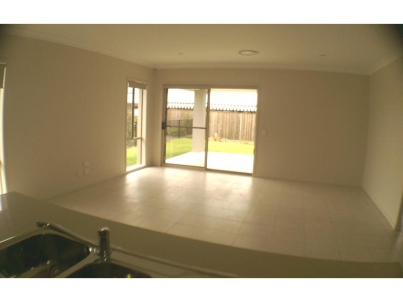 515 Keelson Cres, Hope Island QLD 4212