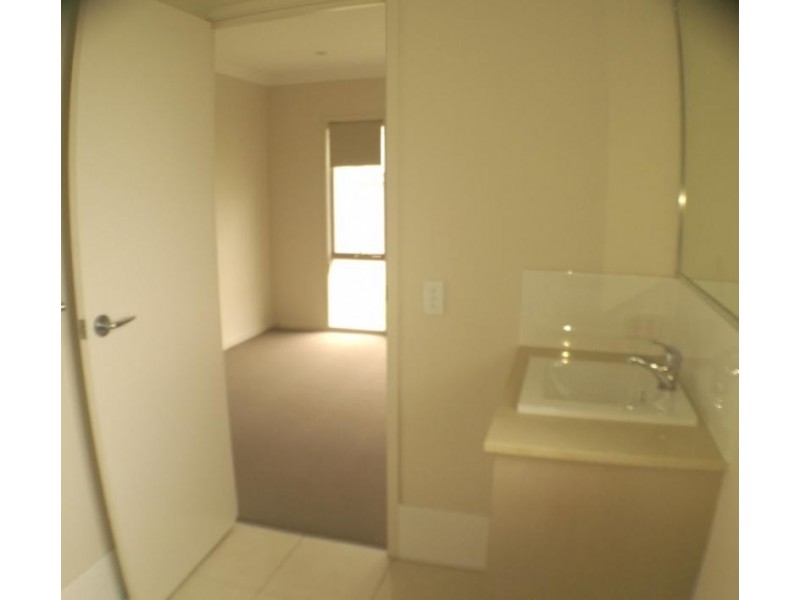 515 Keelson Cres, Hope Island QLD 4212