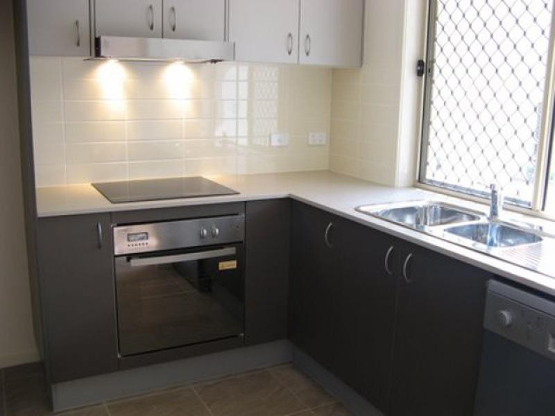 4 / 582 Manly Road, Wakerley QLD 4154