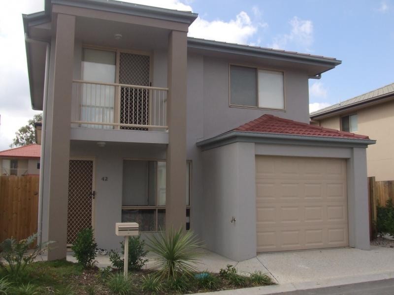 42 Johnston Street, Carina QLD 4152