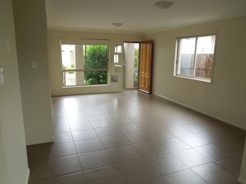 42 Johnston Street, Carina QLD 4152