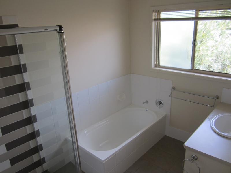 24 Johnston Street, Carina QLD 4152