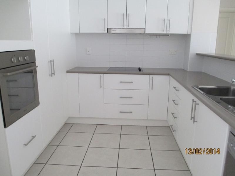 11 / 42 Warburton Street, North Ward QLD 4810