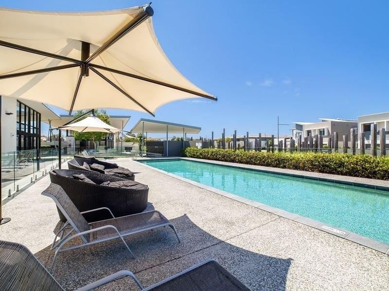 2 Inland Drive, Tugun QLD 4224