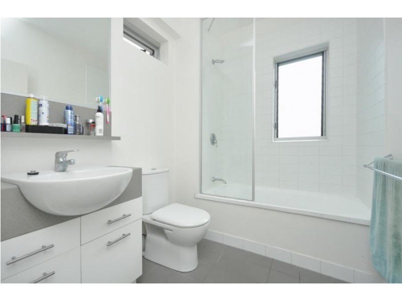 28 Masters St, Newstead QLD 4006