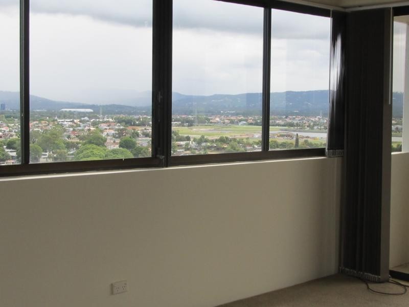 54 Hooker Blvd, Mermaid Waters QLD 4218