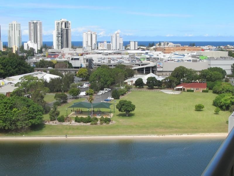 54 Hooker Blvd, Mermaid Waters QLD 4218