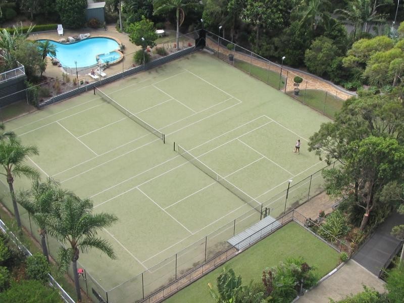 54 Hooker Blvd, Mermaid Waters QLD 4218