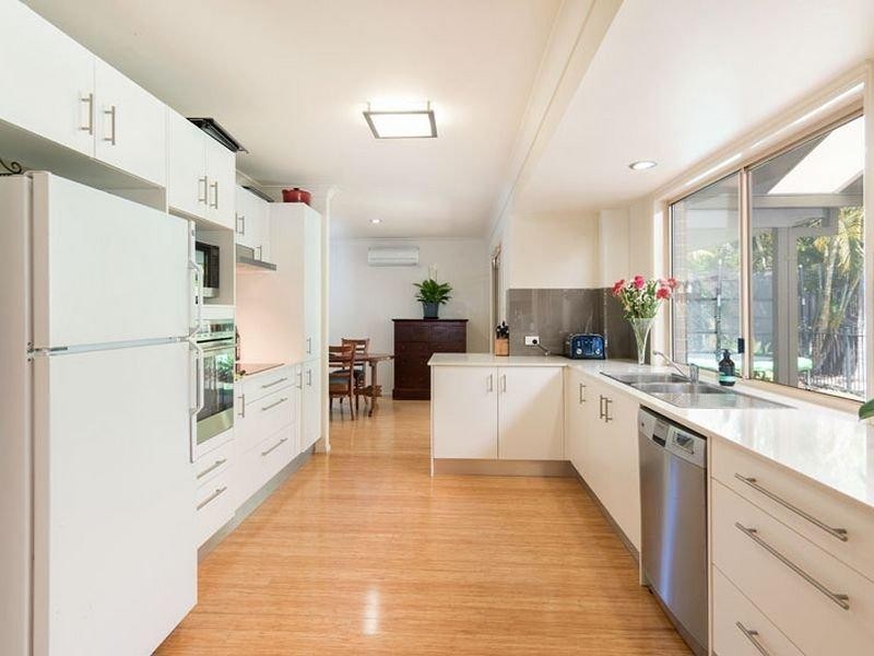 16 Palm Street, Kenmore QLD 4069