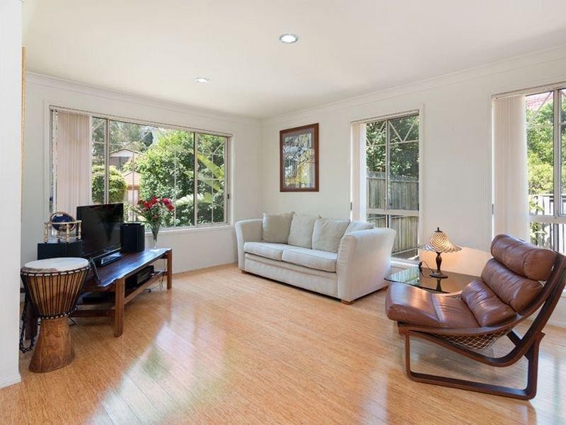 16 Palm Street, Kenmore QLD 4069