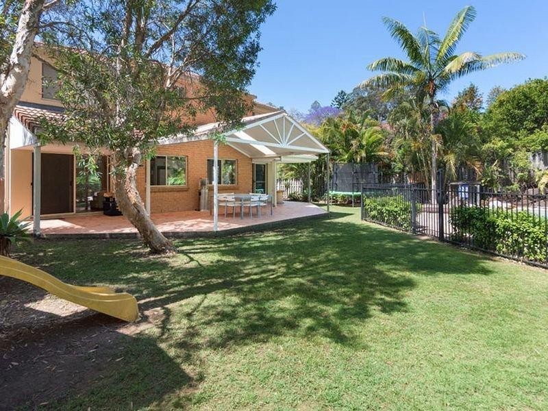 16 Palm Street, Kenmore QLD 4069