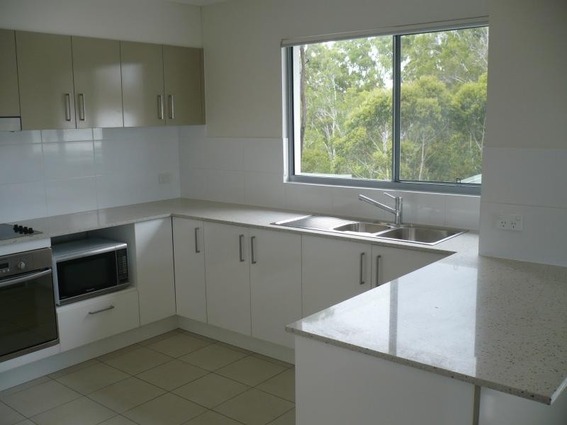 28 CASTELLO CIRCUIT, Varsity Lakes QLD 4227