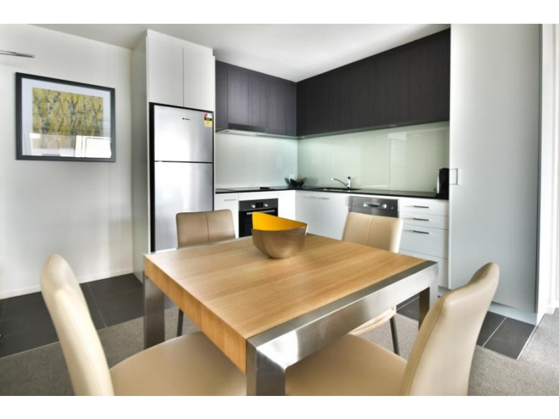 18 Thorn Street, Kangaroo Point QLD 4169