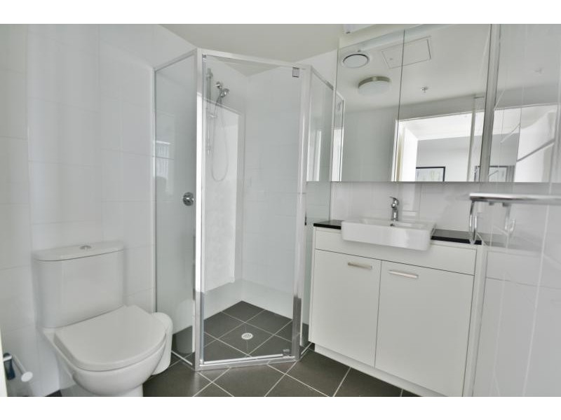 18 Thorn Street, Kangaroo Point QLD 4169