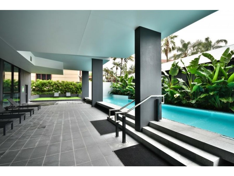 18 Thorn Street, Kangaroo Point QLD 4169