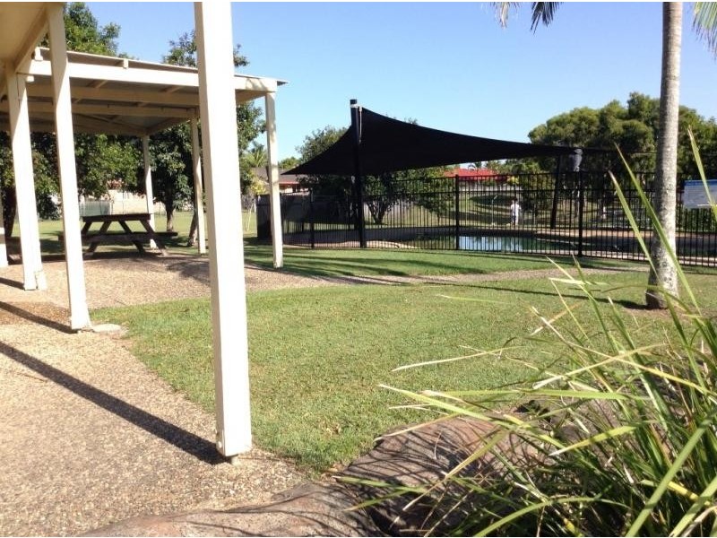 5 Greenlands Dr, Varsity Lakes QLD 4227