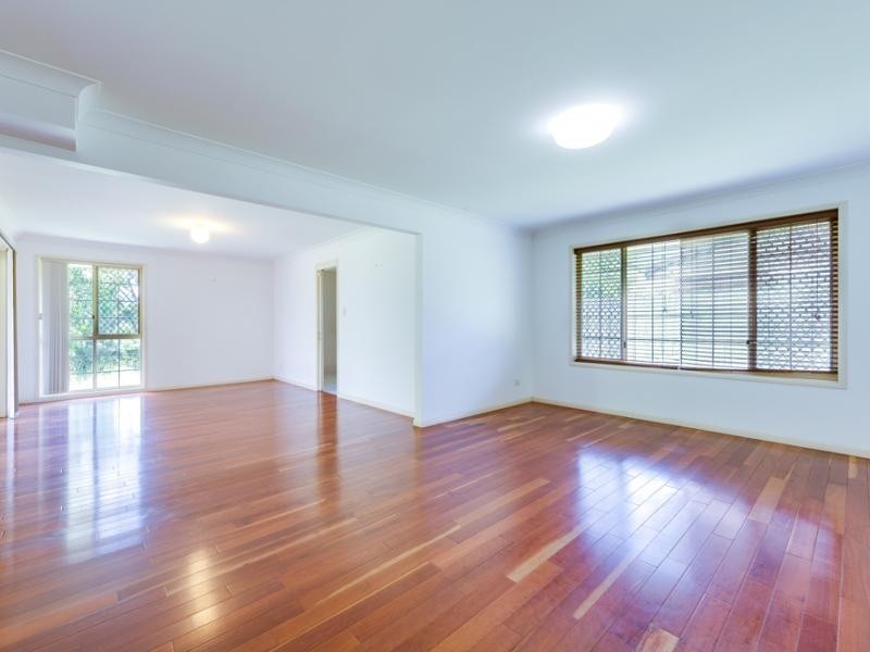 49 Bordeaux St, Eight Mile Plains QLD 4113