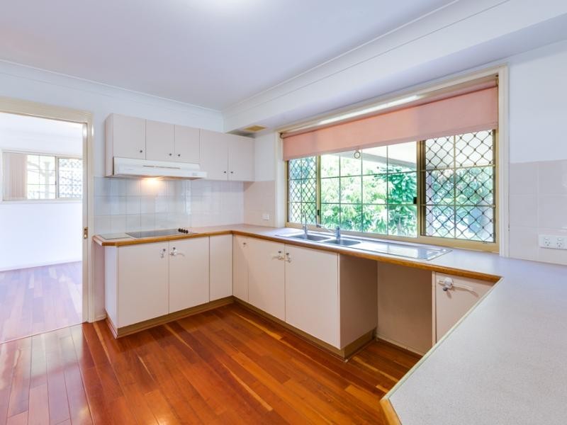 49 Bordeaux St, Eight Mile Plains QLD 4113