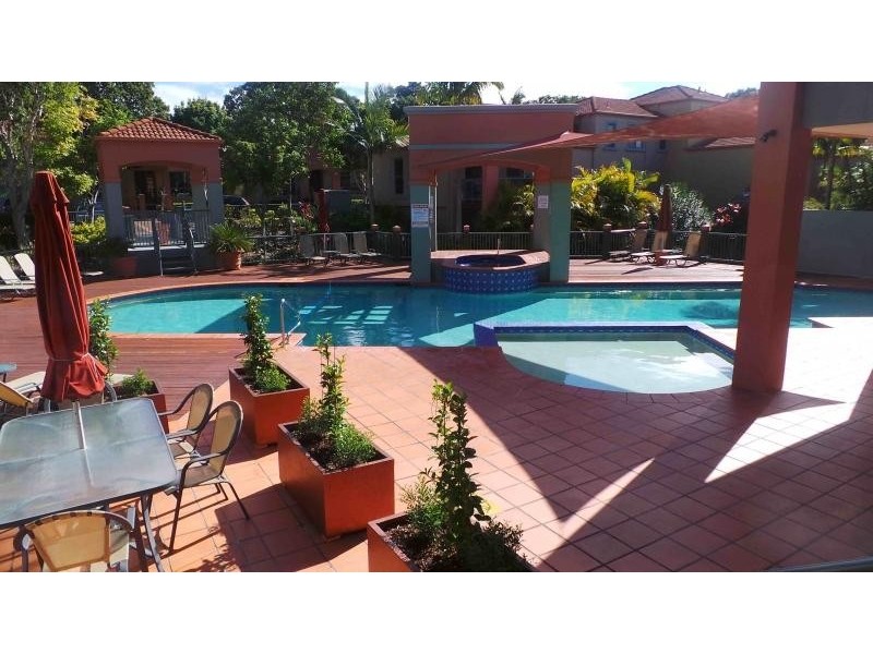 1c/20 Fairway Drive, Clear Island Waters QLD 4226