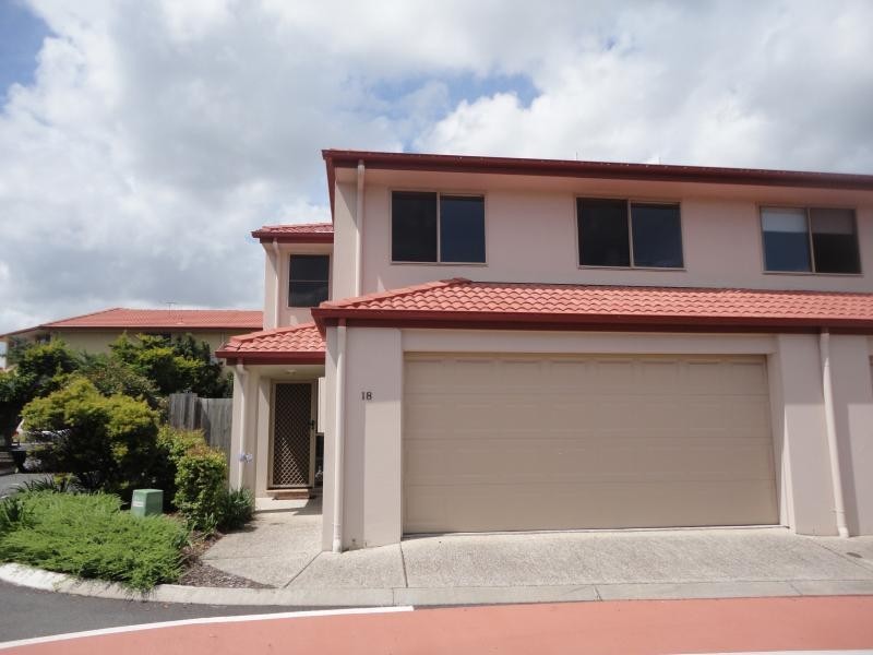 18 Johnston Street, Carina QLD 4152