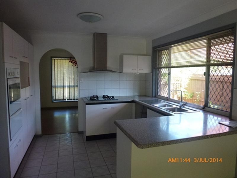 24 Metropole street, Robertson QLD 4109