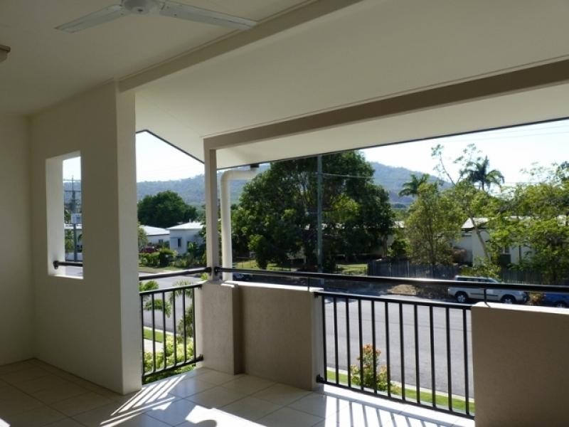 1 / 6-24 Henry Street, West End QLD 4810