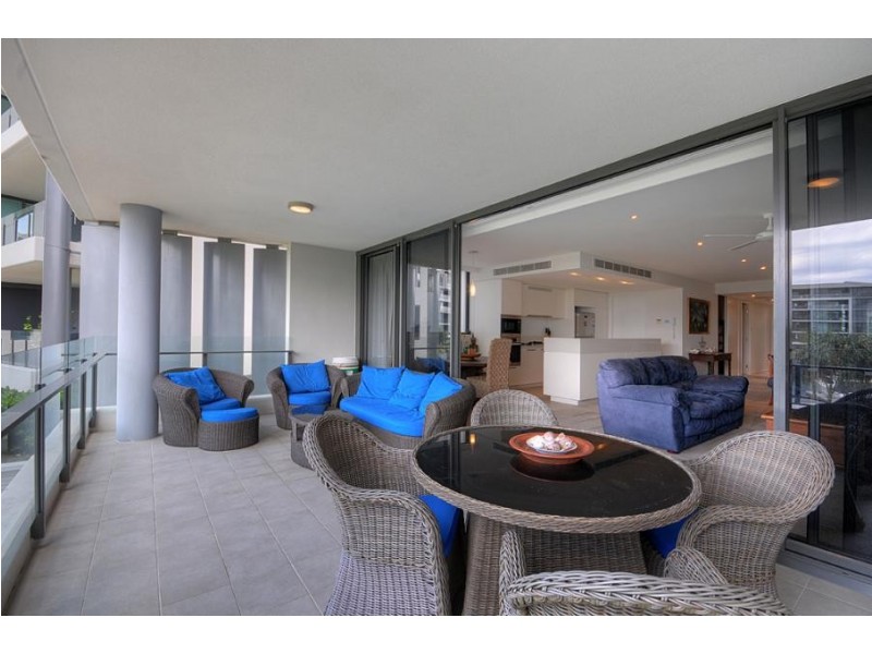 323 Bayview Street, Hollywell QLD 4216