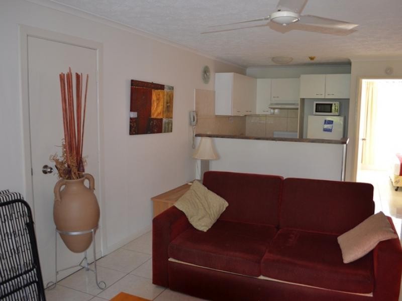 38 Enderley Ave, Surfers Paradise QLD 4217