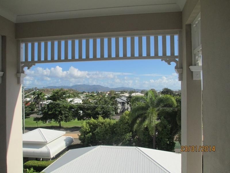 11 / 42 Warburton Street, North Ward QLD 4810