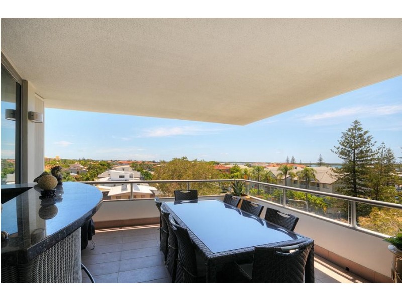 20 Bayview Street, Runaway Bay QLD 4216