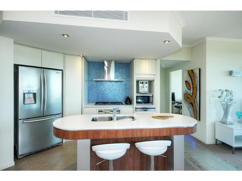 20 Bayview Street, Runaway Bay QLD 4216
