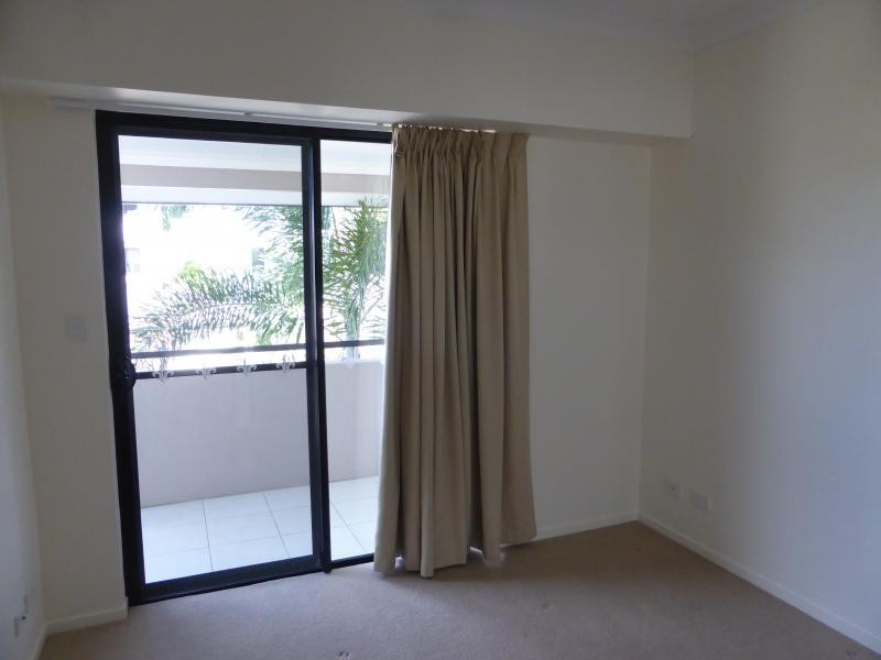 1 / 6-24 Henry Street, West End QLD 4810