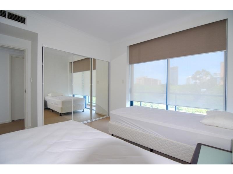 35 Ferry Street, Kangaroo Point QLD 4169