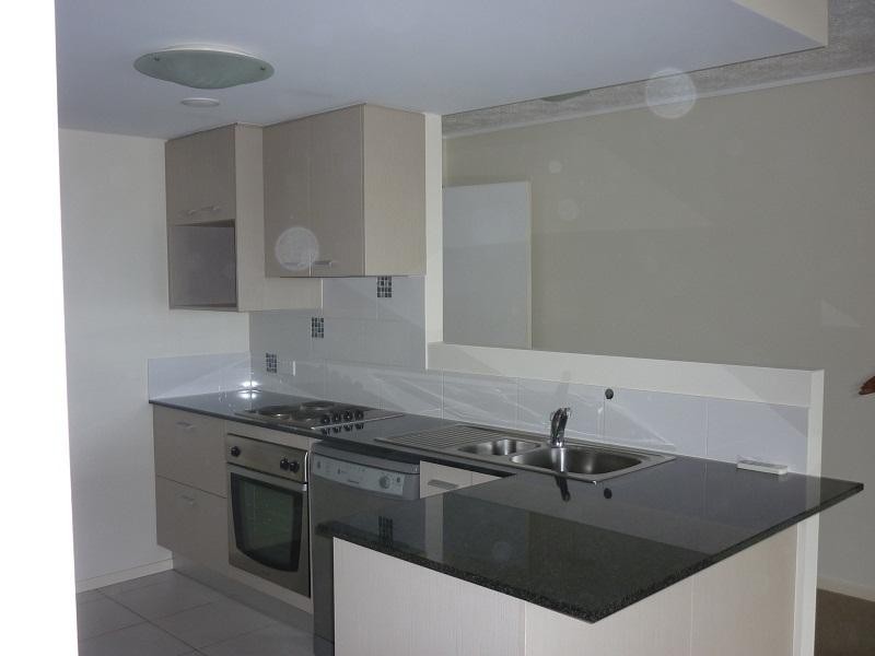 25/4 Grand Parade, Parrearra QLD 4575