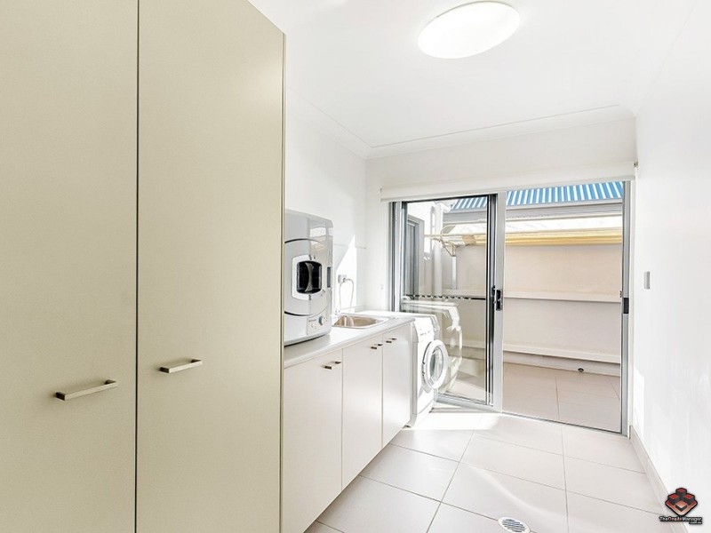 Hope Island QLD 4212