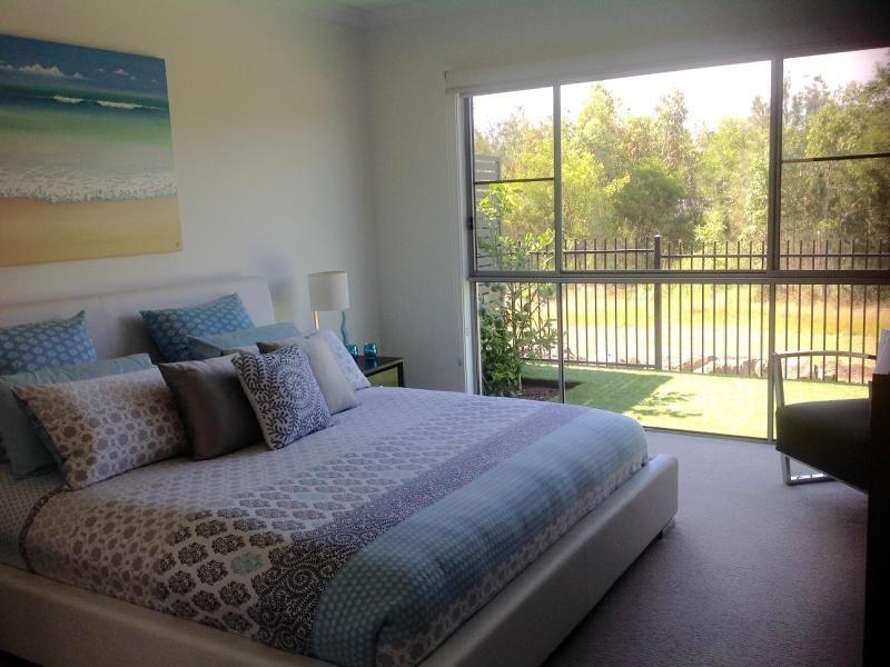 216/1 Halcyon Way, Hope Island QLD 4212