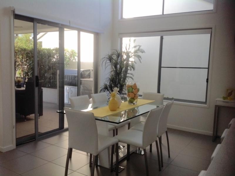 216/1 Halcyon Way, Hope Island QLD 4212