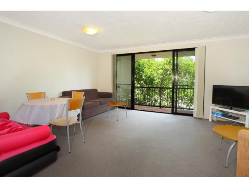 1 / 38 Labrador Street, Labrador QLD 4215