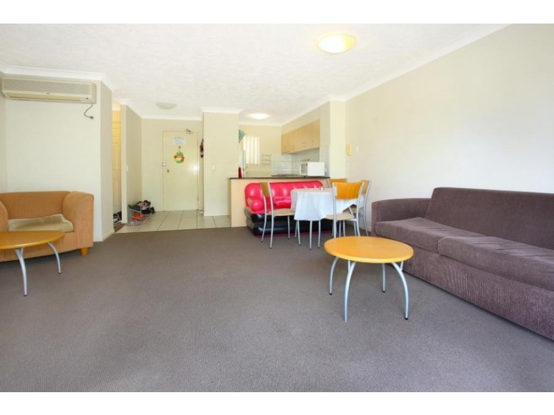 1 / 38 Labrador Street, Labrador QLD 4215