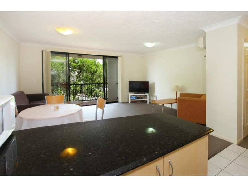 1 / 38 Labrador Street, Labrador QLD 4215