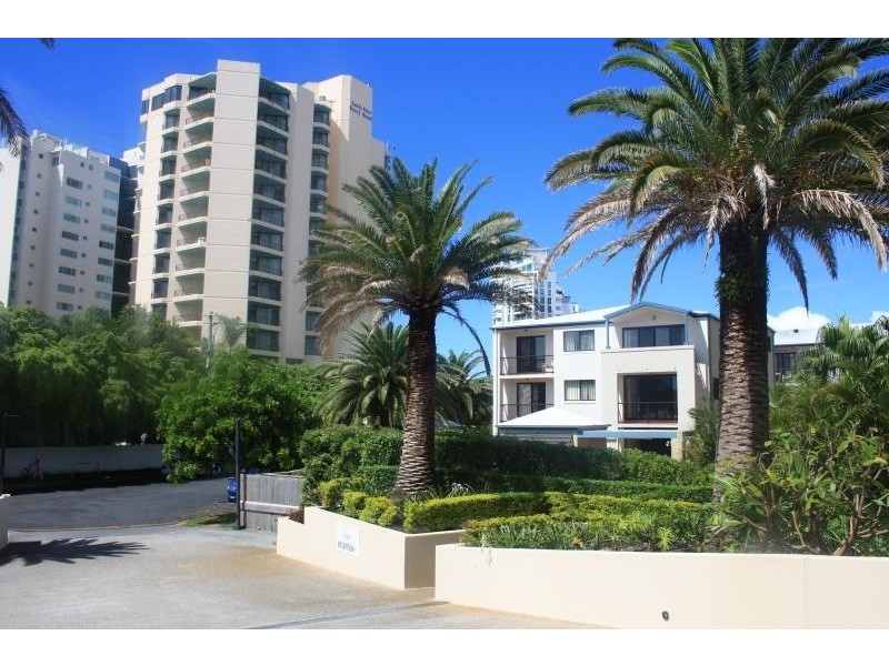 1 / 38 Labrador Street, Labrador QLD 4215