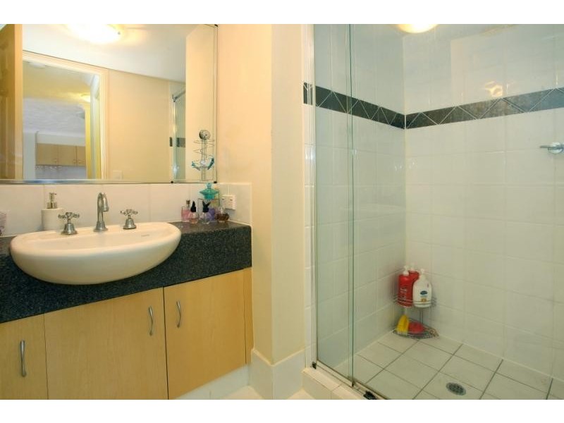 1 / 38 Labrador Street, Labrador QLD 4215