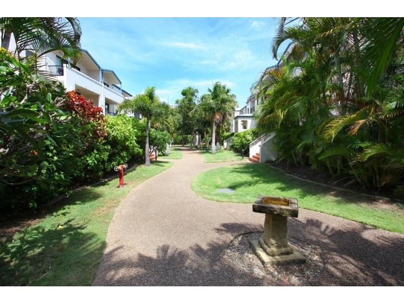 1 / 38 Labrador Street, Labrador QLD 4215