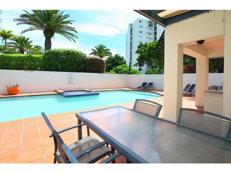 1 / 38 Labrador Street, Labrador QLD 4215